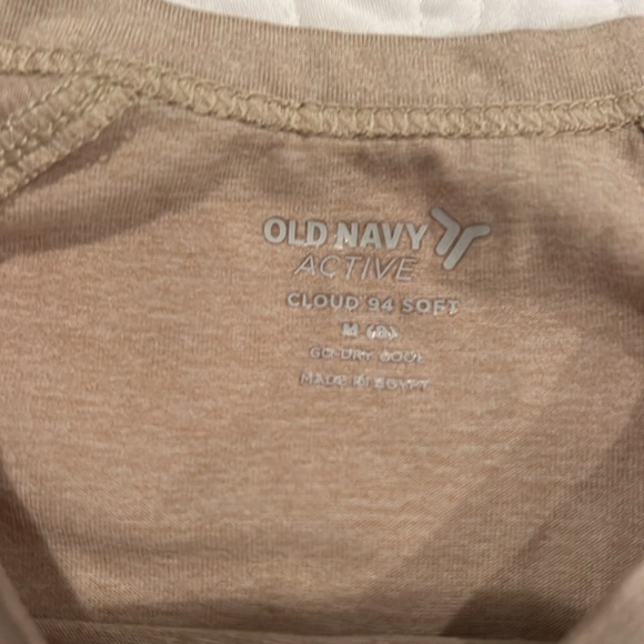 Old Navy Active Cloud 94 Shirts - set of 2 - Picture 8 of 9